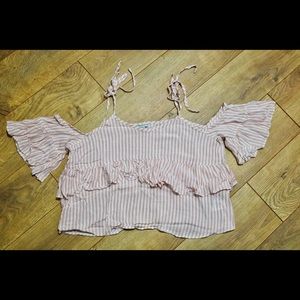 American Eagle Off the shoulders top